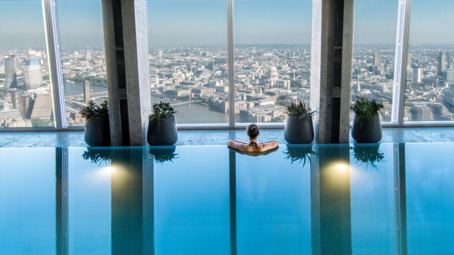 Shangri-La-The-Shard-London-Sky-Pool